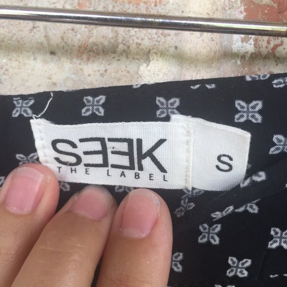 LF SEEK The Label Black Floral Ruffle Mini Skirt S - Picture 8 of 8